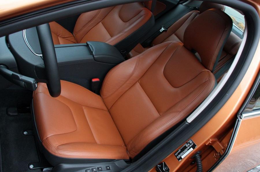  Volvo S60 2010 года  (фото 161 из 226)